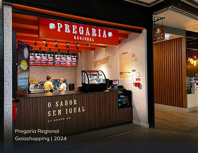 balcão de atendimento da Pregaria Regional no GaiaShopping, em Vila Nova de Gaia, com equipamentos de cozinha industrial instalados